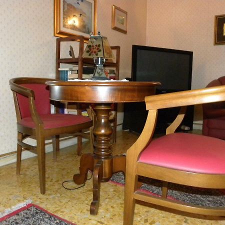 Hotel Nuovo Diana Neapol Zewnętrze zdjęcie