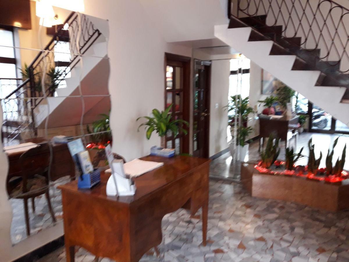 Hotel Nuovo Diana Neapol Zewnętrze zdjęcie