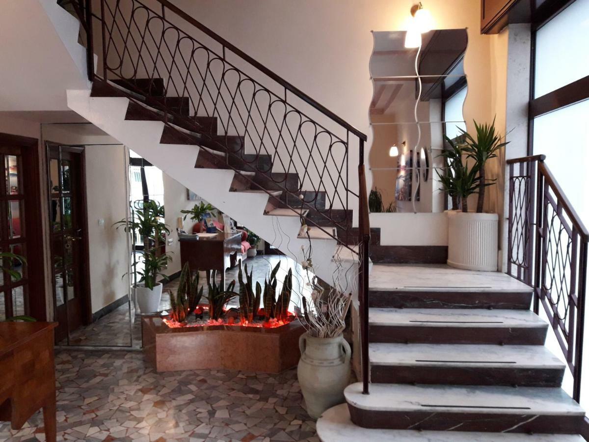 Hotel Nuovo Diana Neapol Zewnętrze zdjęcie